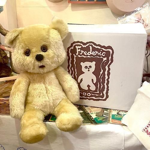 貝戸由希さん ＊ ”Frederic ＊ フレデリック “ ＊ 眠そうな顔が