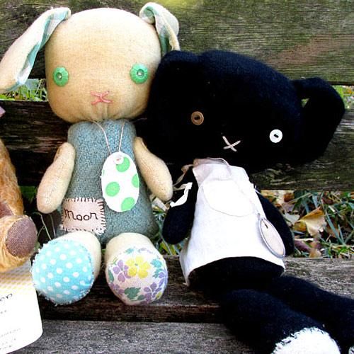 泉木の実さんのブランド ” Hippie Coco ” の垂れ耳ウサギの「Moon