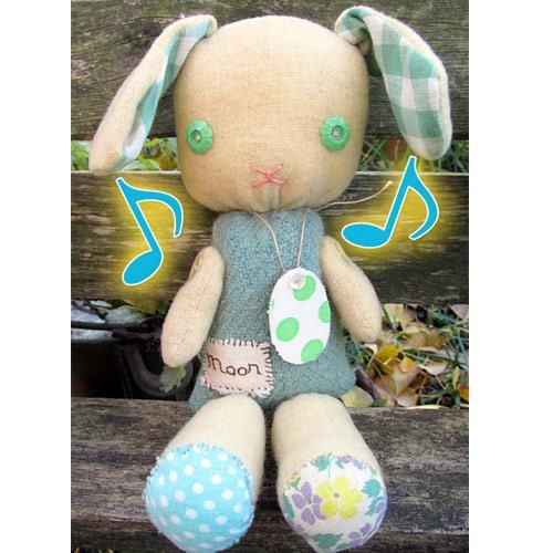 泉木の実さんのブランド ” Hippie Coco ” の垂れ耳ウサギの「Moon