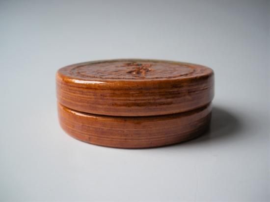 鵬雲斎大宗匠(十五代裏千家御家元)彫字 「無事」大樋焼 香合 (共箱)十