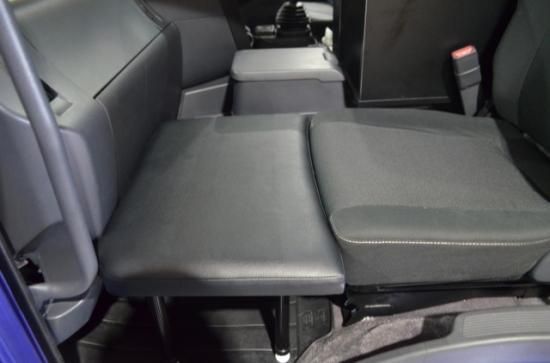 いすゞ ファイブスターギガ 07フォワード コンドル 助手席 オットマン