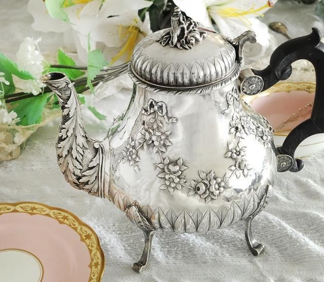 フランスアンティーク【純銀950】リボン装飾のティーポット 951g
