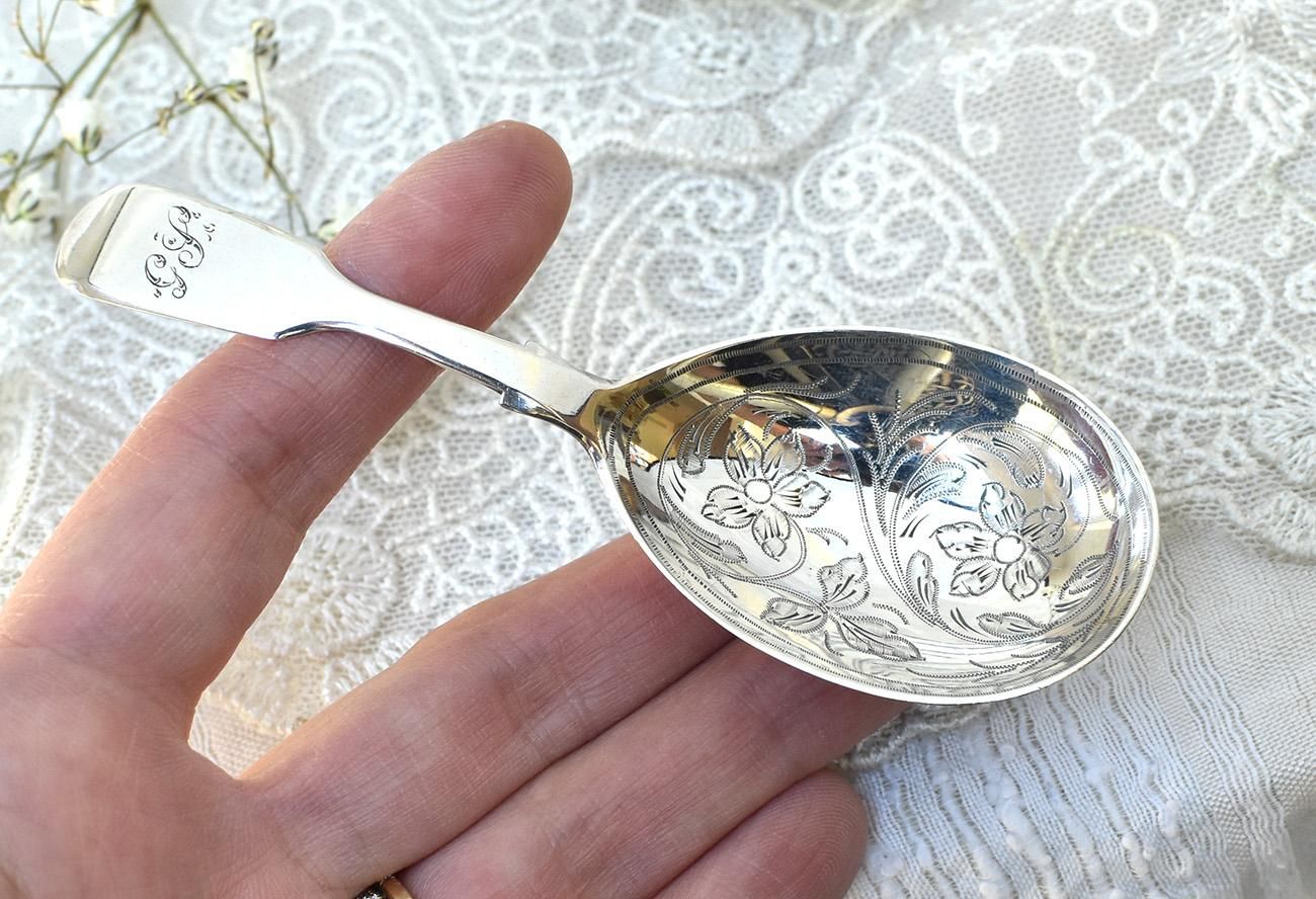 英国アンティーク銀器【純銀】キャディースプーン Robert Wellis