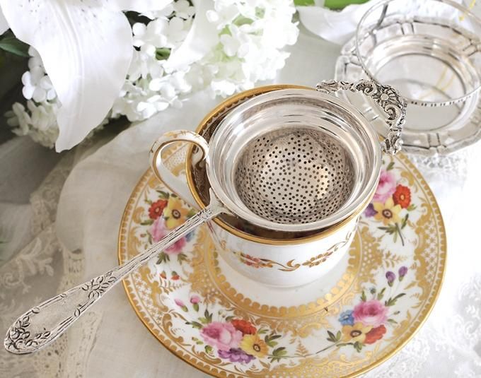 純銀900】ティーストレーナー(スタンド付き) - Edwardian Dreams