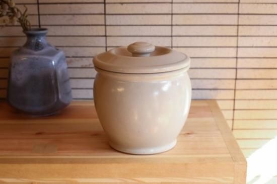 沢山の梅干しの保存に！ぬか漬けに 冷蔵庫にも入れやすいサイズ 加藤