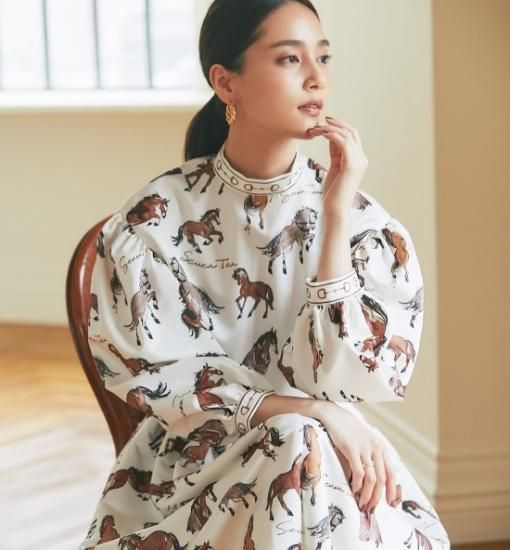 ホースプリントブラウス(オフホワイト) - seventen