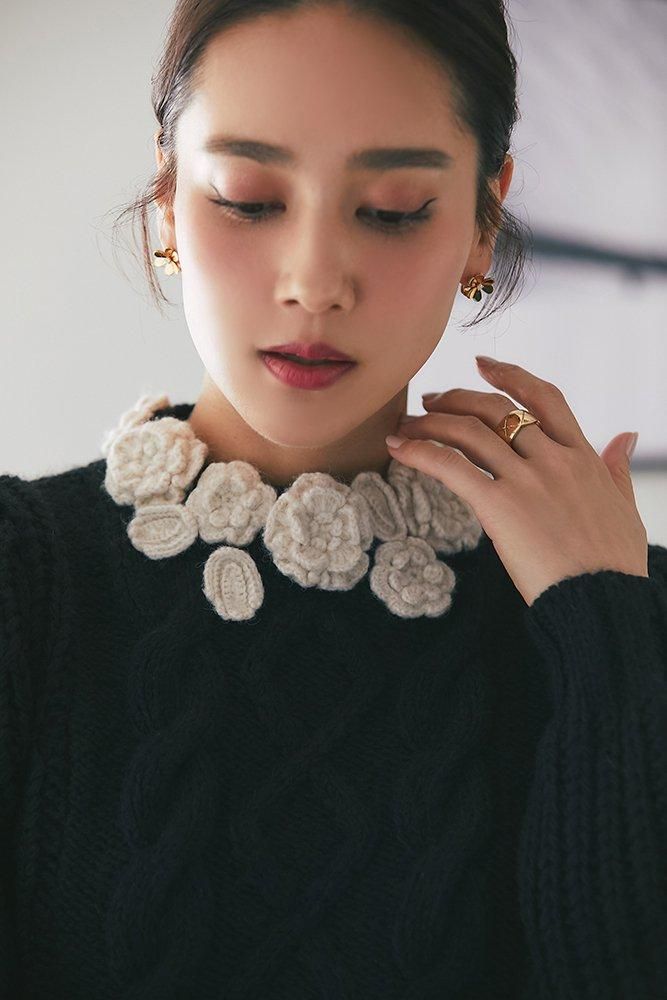 クロクロシェフラワーケーブルニット(バイカラー) - seventen