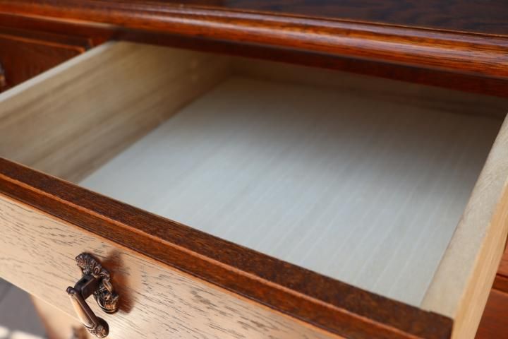 MITSUKOSHI(三越家具)の高級家具、Brugge(ブルージュ)のオーク材 4段