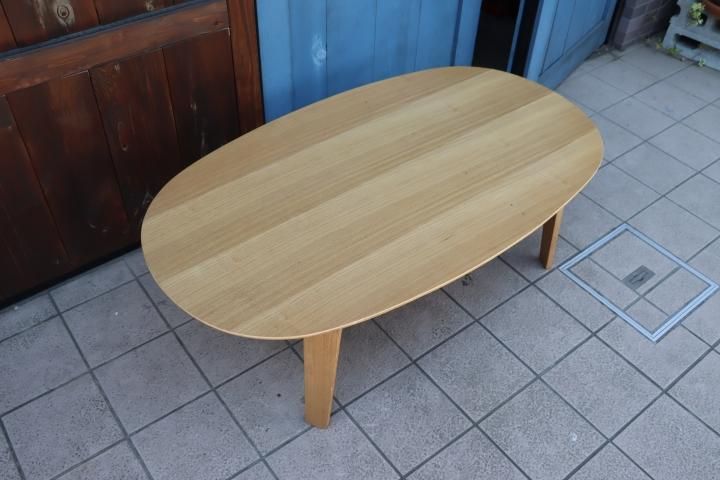 稀少なタモ材の オーバル型ローテーブルです。無印良品(MUJI)らしい
