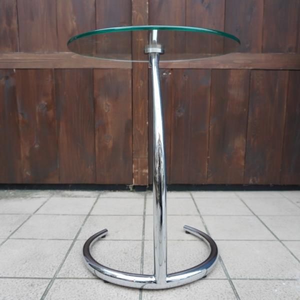 IDC OTSUKA(大塚家具)で取り扱いされていたガラス サイドテーブルです