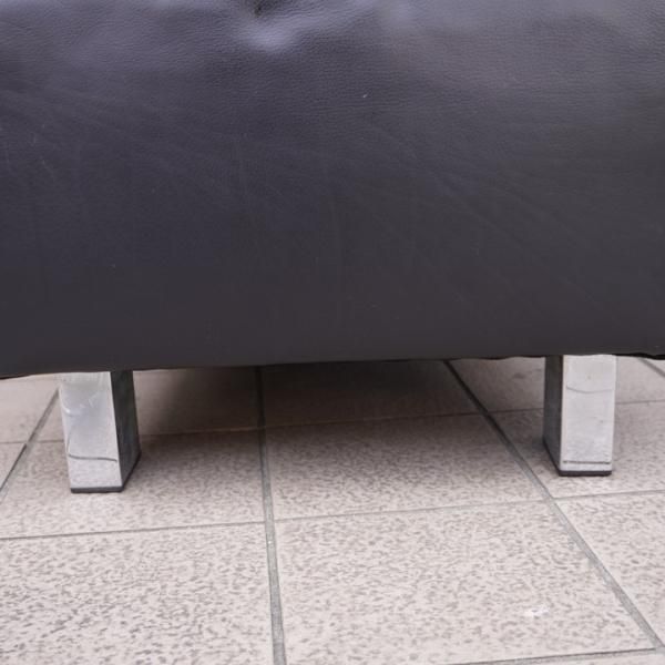 北欧デンマークのBoConcept(ボーコンセプト)のレザー オットマン