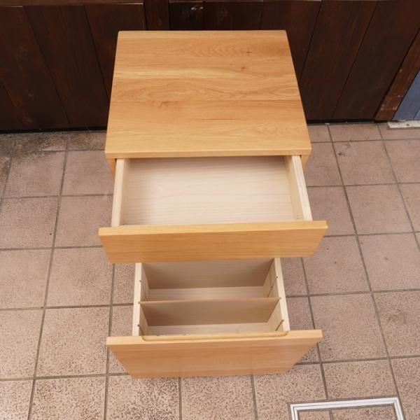 人気のMUJI(無印良品)のオーク無垢材 デスクキャビネット。シンプルで
