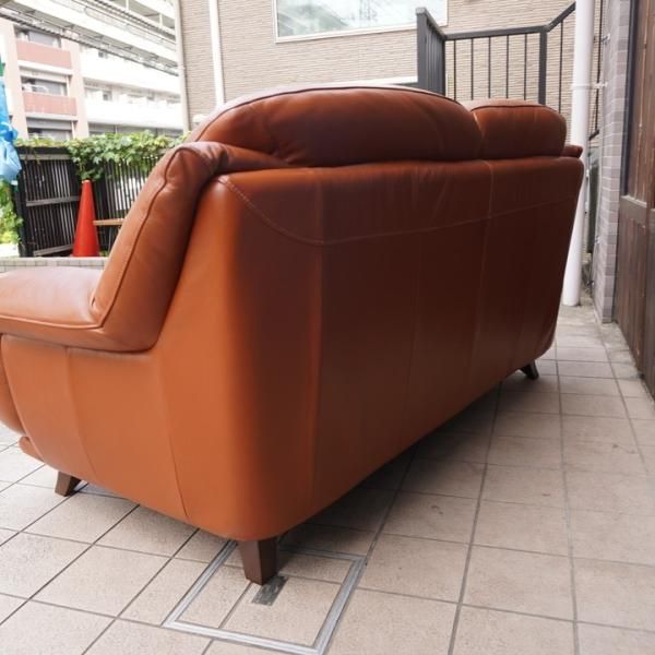 IDC OTSUKA(大塚家具)のオースチン 総革張り2人掛けソファーです！高め