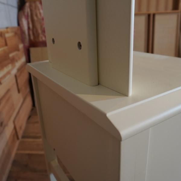 Francfranc(フランフラン)の白を基調とした可愛らしいリリオドレッサー