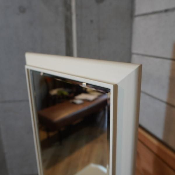 Francfranc(フランフラン)の白を基調とした可愛らしいリリオドレッサー