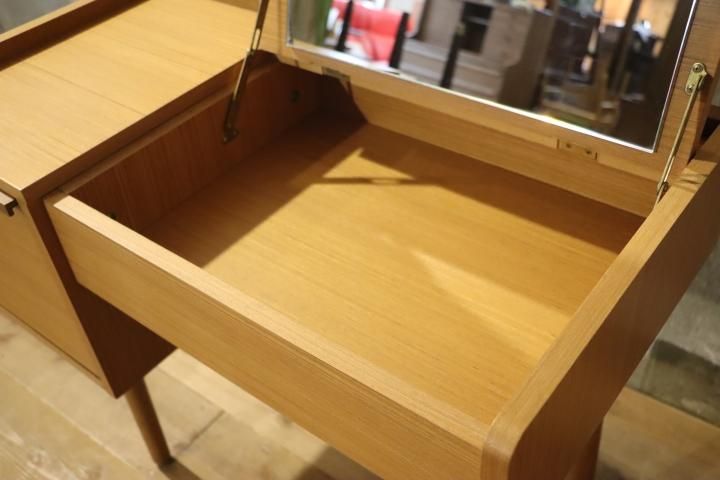 unico(ウニコ)の中でも人気のALBERO(アルベロ)シリーズ ドレッサーです