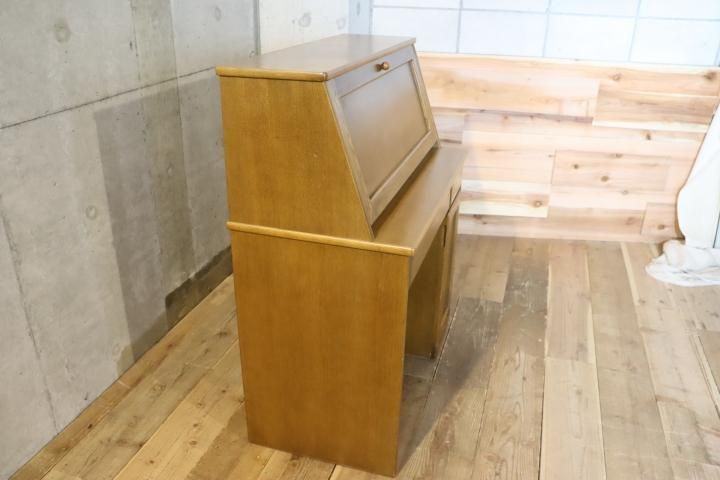 老舗家具メーカーHAMAMOTO(浜本工芸)のナラ無垢材を使用した