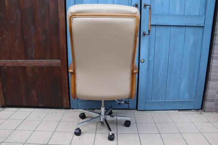 老舗家具メーカーHAMAMOTO(浜本工芸)のナラ無垢材を使用した書斎椅子