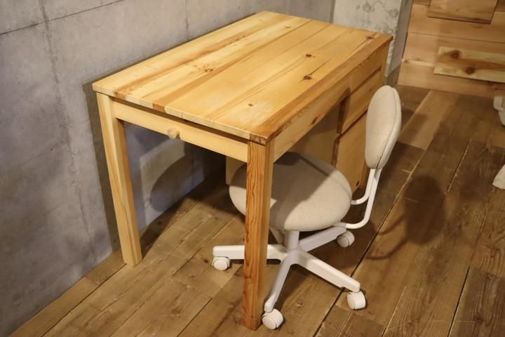 無印良品(MUJI)のパイン材シリーズのパーソナルデスク＆キャビネット