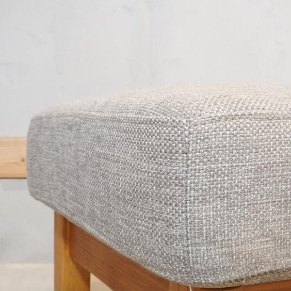 unico(ウニコ)のKIRP(キルプ) オーク材 オットマンです！シンプルで