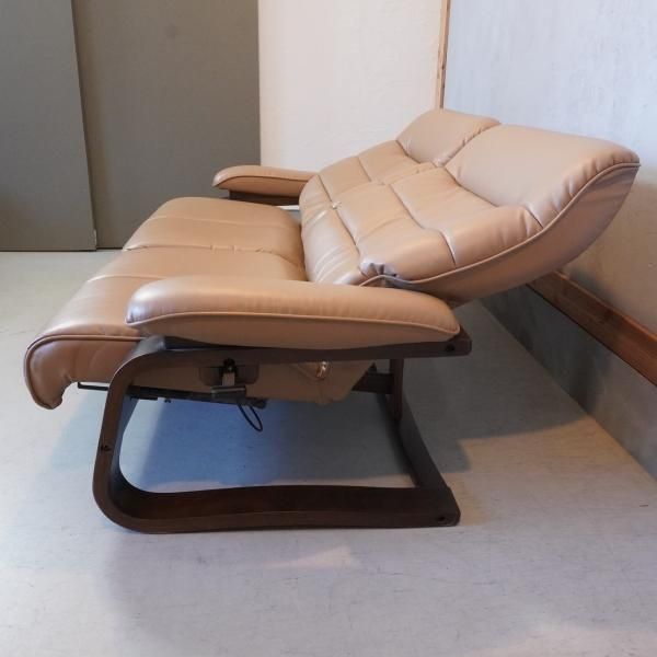 FUJI FURNITURE(冨士ファニチア)の2.5人掛けリクライニングソファー
