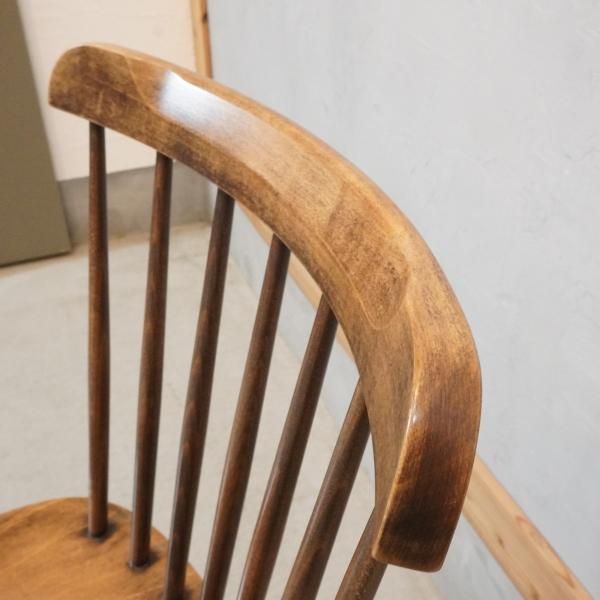 TON(トン)のIronica(アイロニカ)ウィンザーチェアです。レストランや