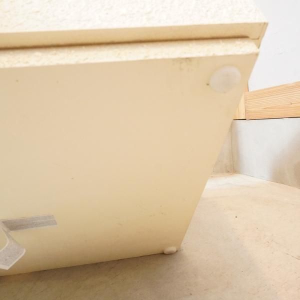 ZARA HOME(ザラホーム)のキューブテーブル/オフホワイトです。質感豊か