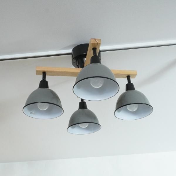 unico(ウニコ)のGENDER WOOD ROD CROSS シーリングランプ。向きや角度