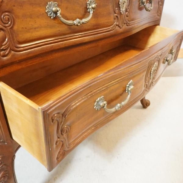 Drexel Heritage(ドレクセル ヘリテイジ)のAVALLON コンソールチェスト