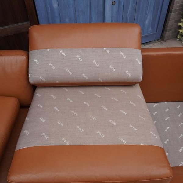 Knoll(ノル)よりCharles Pfister(チャールズ・フィスター)による