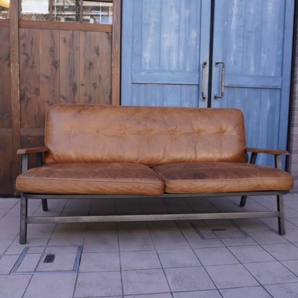 ACME FURNITURE(アクメファニチャー)のエイジング加工したオーク無垢材