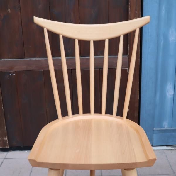 QUON(クオン)取り扱い、ポーランドのチェアメーカーFAMEG(ファーメグ