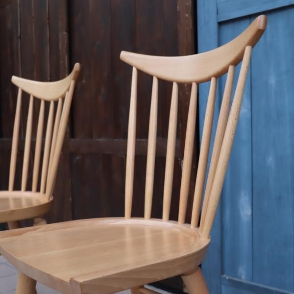 QUON(クオン)取り扱い、ポーランドのチェアメーカーFAMEG(ファーメグ