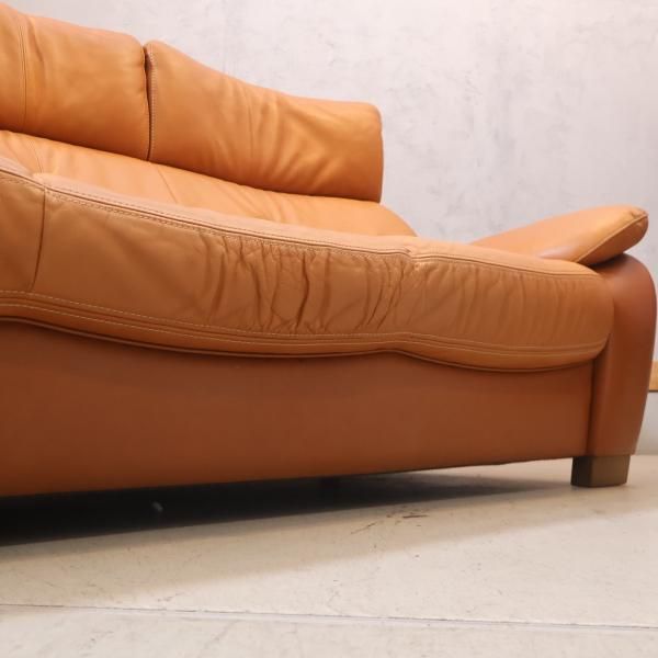 karimoku(カリモク家具)より本革を使用したZW73 3人掛けソファー