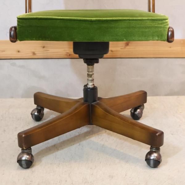 Karimoku(カリモク家具)のCOLONIAL(コロニアル)シリーズ デスクチェア