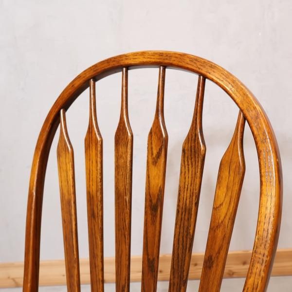 Shin Lee(シンリー)のレッドオーク材を使用したダイニングチェア