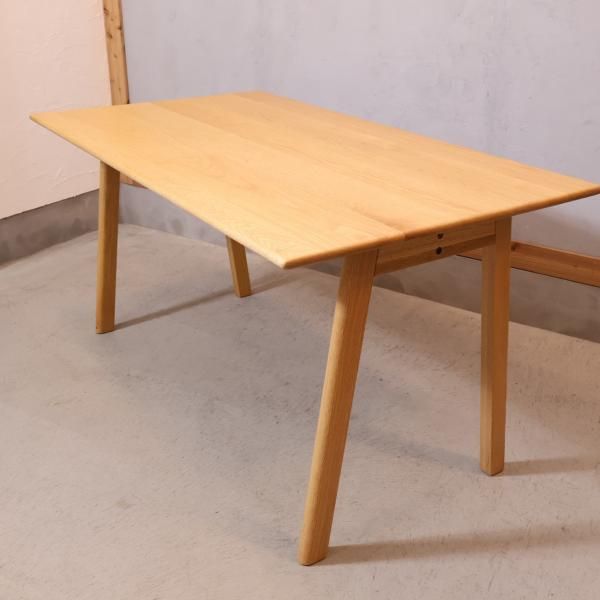 ACTUS(アクタス)のSoup(スープ) オーク材 ダイニングテーブルです