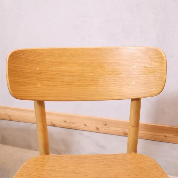 無印良品(MUJI)のオーク材を使用したラウンドチェア2脚セットです
