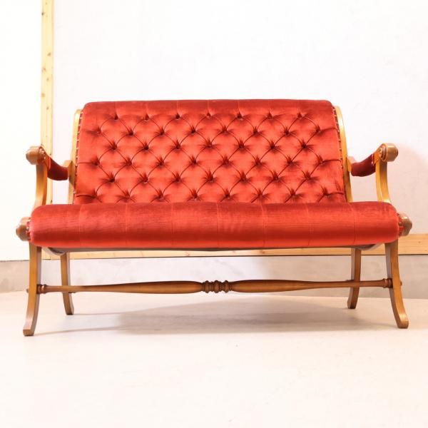 横浜クラシック家具 Daniel(ダニエル)のブーツ ラブシートです。樺桜材