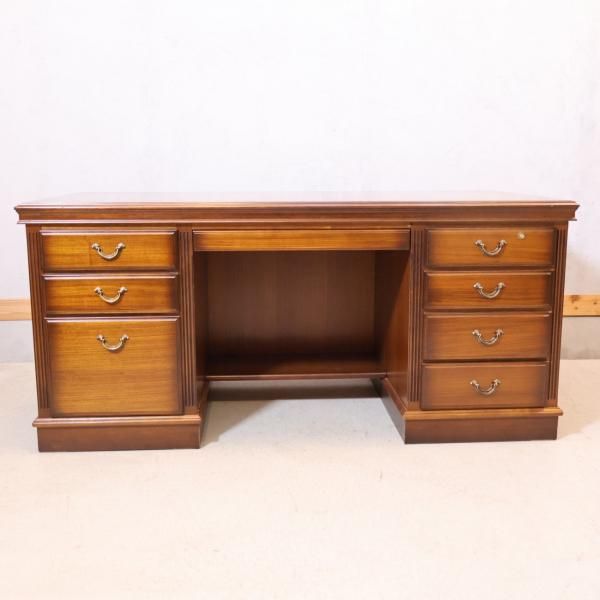 Karimoku(カリモク家具)の人気シリーズCOLONIAL(コロニアル)の両袖