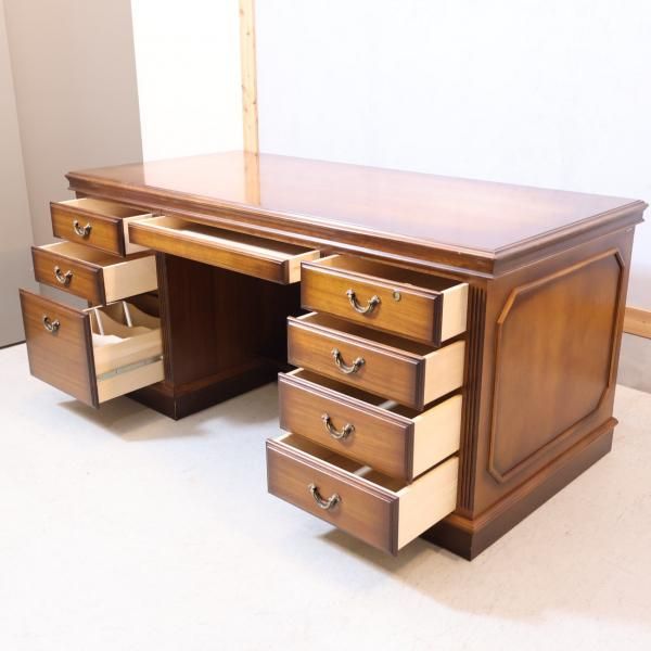 Karimoku(カリモク家具)の人気シリーズCOLONIAL(コロニアル)の両袖