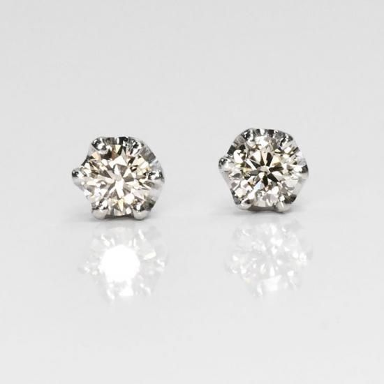 プラチナ ダイヤモンド ピアス 0.1ct（SIクラス・鑑別書カード付