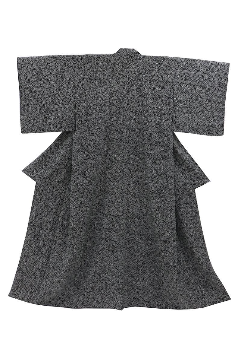 銀座【D-3699】小紋 黒色 桜文（反端付） :身丈156/裄65.5/広め - 銀座