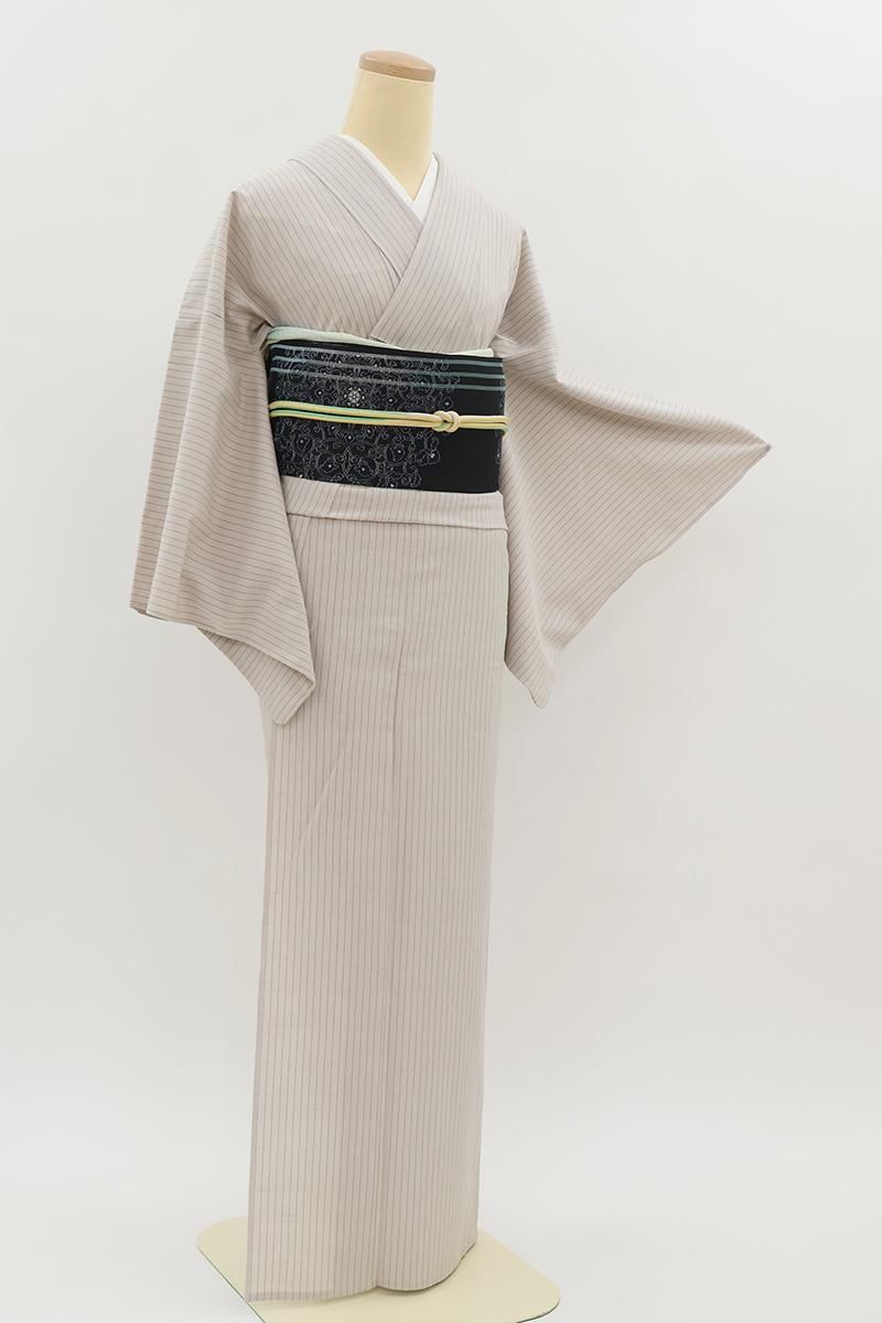 銀座【A-4071】単衣 縮士乎路紬 淡い桜鼠色 竪縞（紙札付）:身丈159/裄