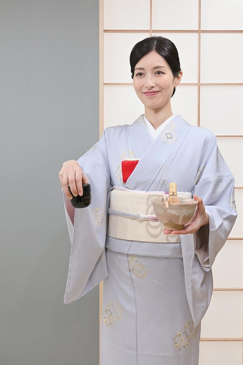 銀座【D-3882】単衣 小紋 明るい青藤色 植物の丸文（反端付）（N