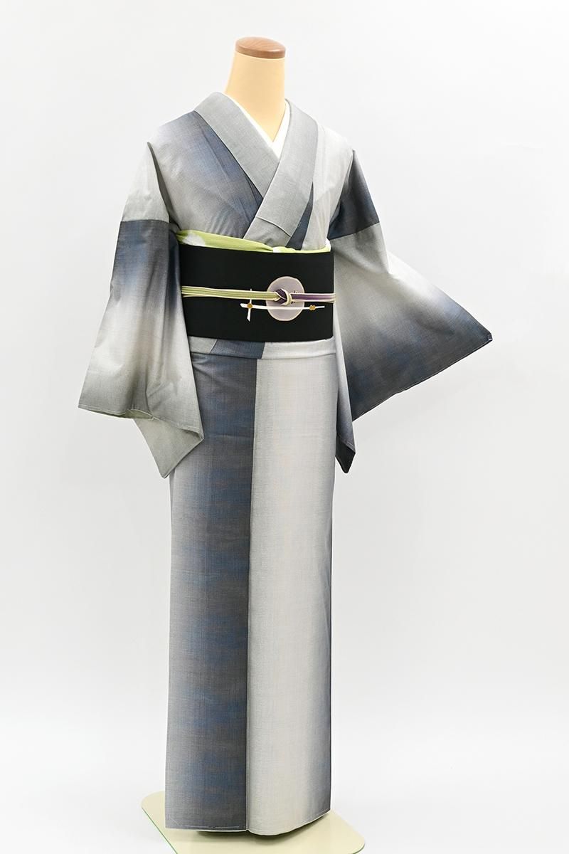 銀座【A-4182】桑原啓之介 本場白大島紬 灰白色×濃藍色 竪暈かし（証紙