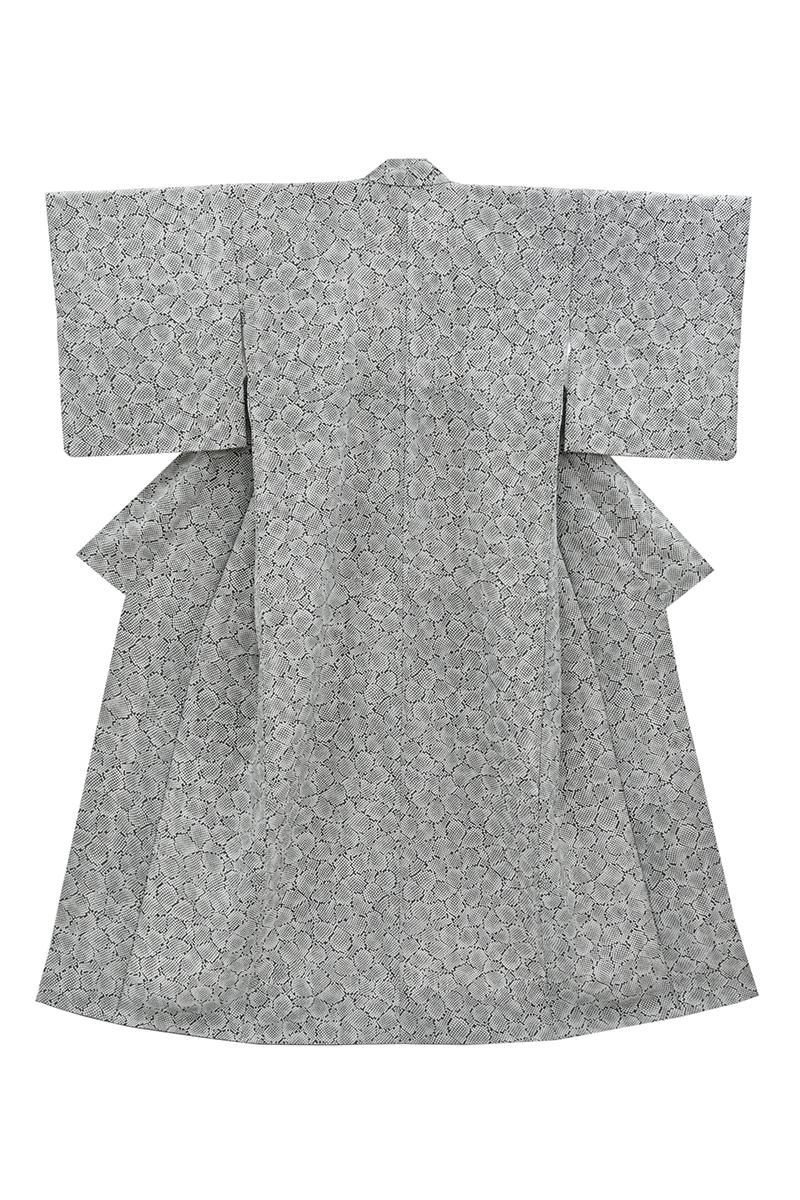 銀座【D-3928】きもの英製 小紋 縮緬地 鈍色 疋田の花文:身丈157/裄67