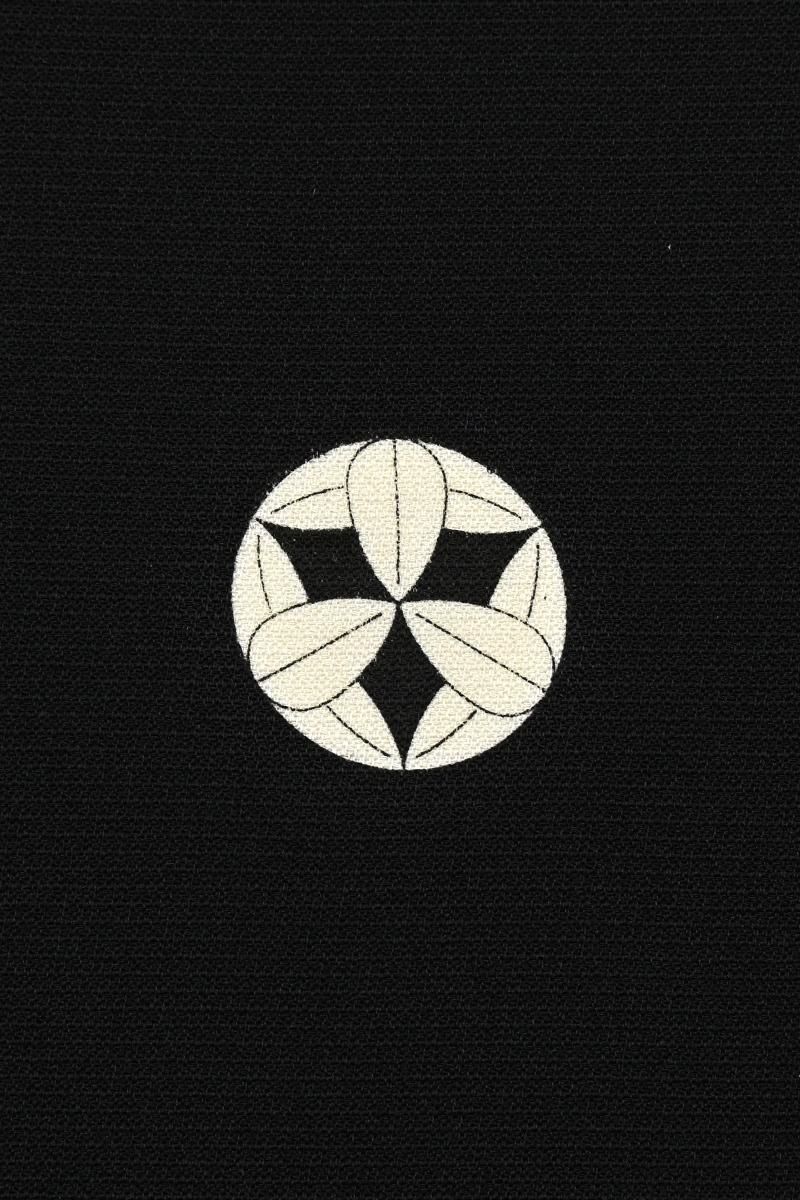 銀座【着物4636】蘇州刺繍 染五ッ紋 黒留袖 菊花の図 :身丈166/裄69.5