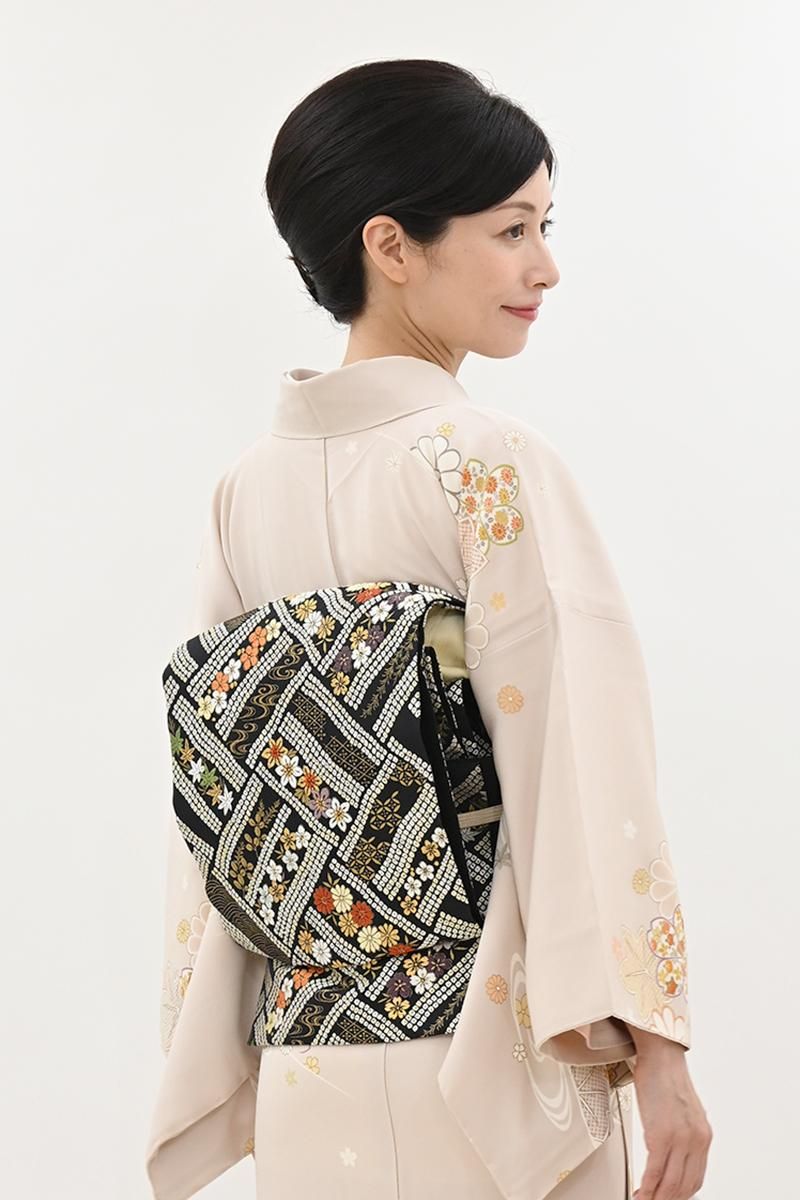 銀座【L-8493】袋帯 黒色 疋田の網代に四季花文 - 銀座きもの青木