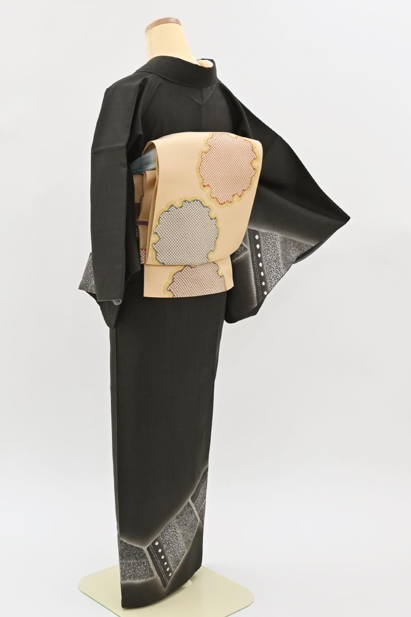 銀座【B-4352】伝統工芸士 西川治郎作 紬地 付下げ 消炭色 幾何文に小